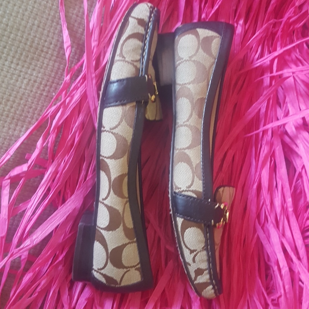 Shoes - Picture 5 of 7